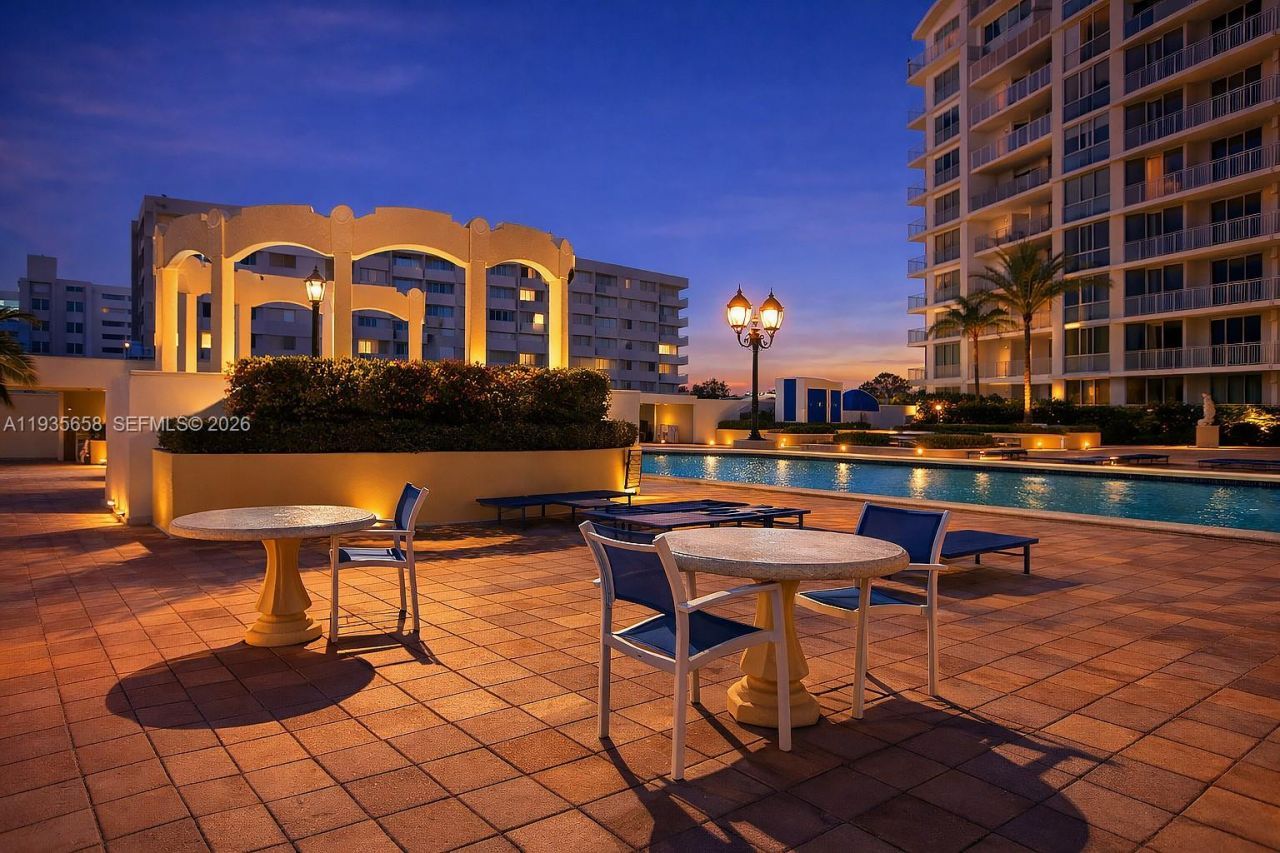 7601 E Treasure Dr, Unit 611, North Bay Village, FL 33141 Photo