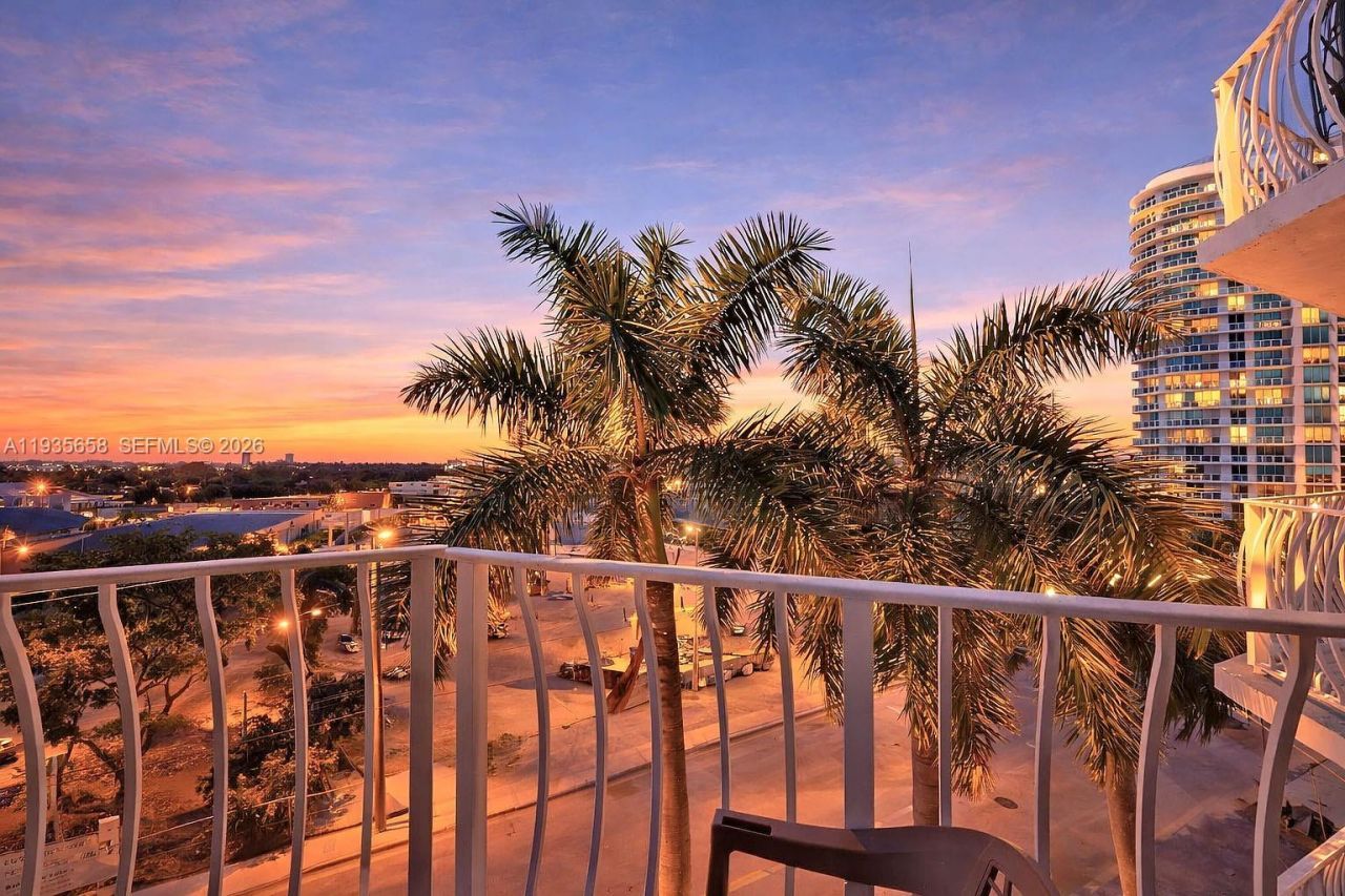 7601 E Treasure Dr, Unit 611, North Bay Village, FL 33141 Photo