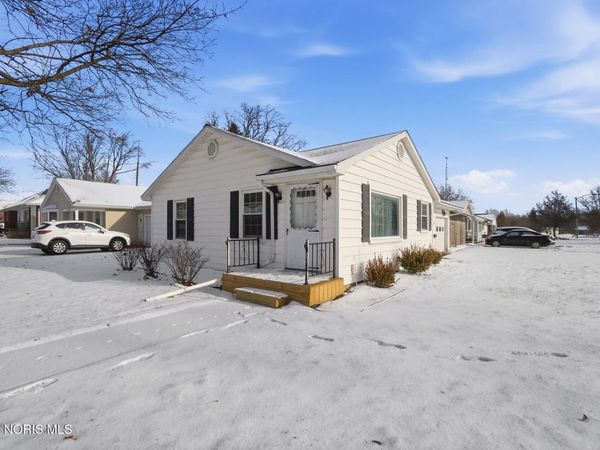 594 Douglas Drive, Wauseon, OH 43567