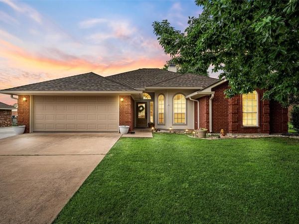 112 Topaz Circle, Hewitt, TX 76643