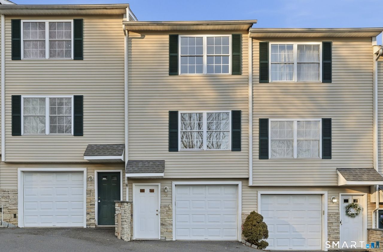 135 Bucks Hill, Unit APT 10, Waterbury, CT 06704 Main Photo