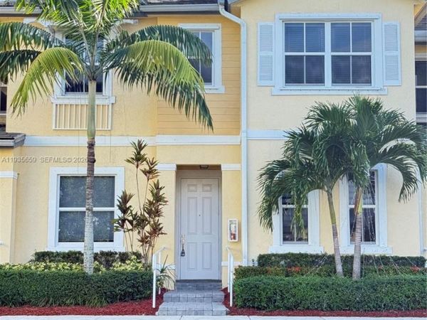 134 SE 28th Ter, Unit 5, Homestead, FL 33033