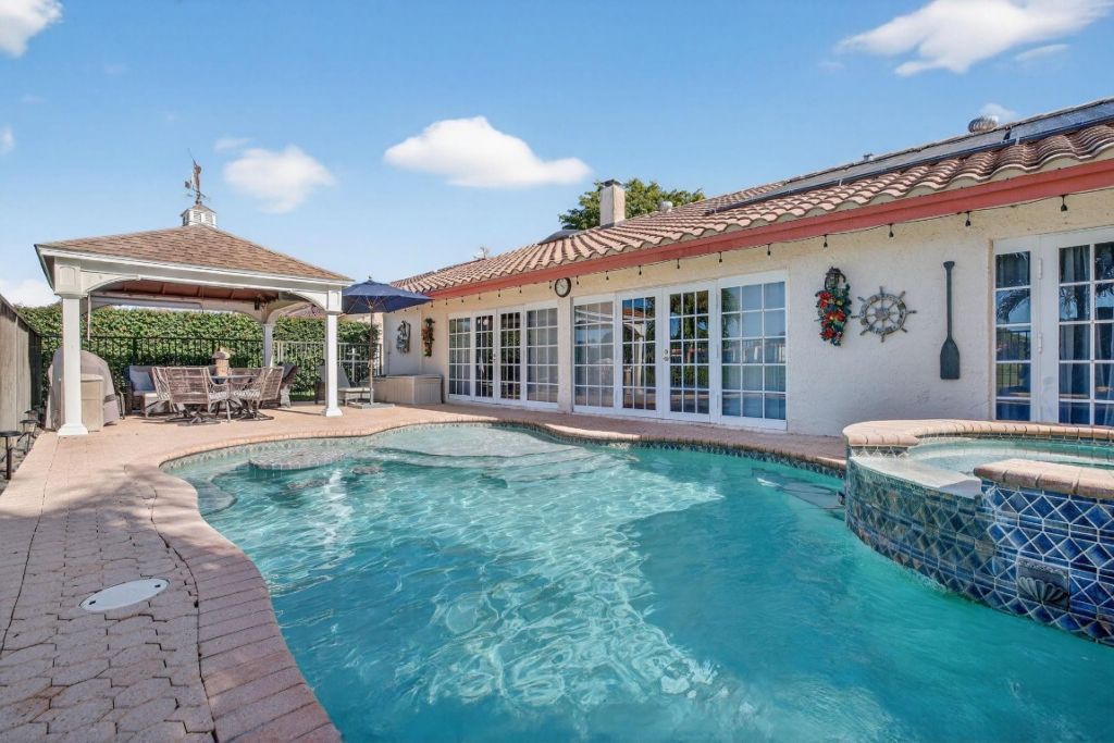 7409 Corkwood Ter, Tamarac, FL 33321 Photo