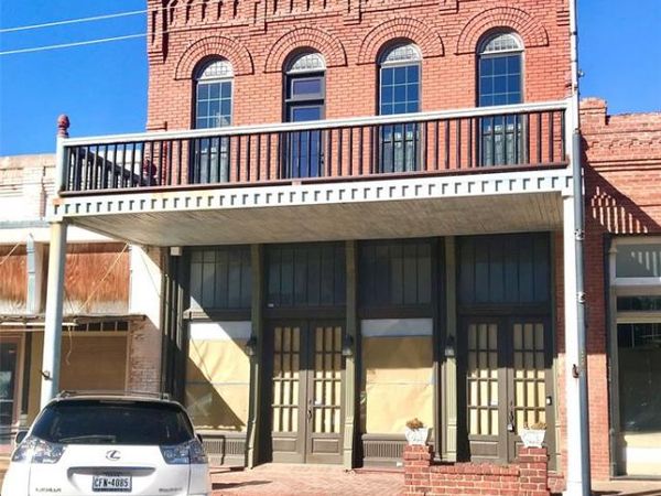 230 Market Street , Baird, TX 79504