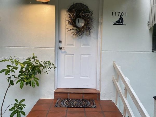 11701 NE 11th Pl, Unit 1, Biscayne Park, FL 33161