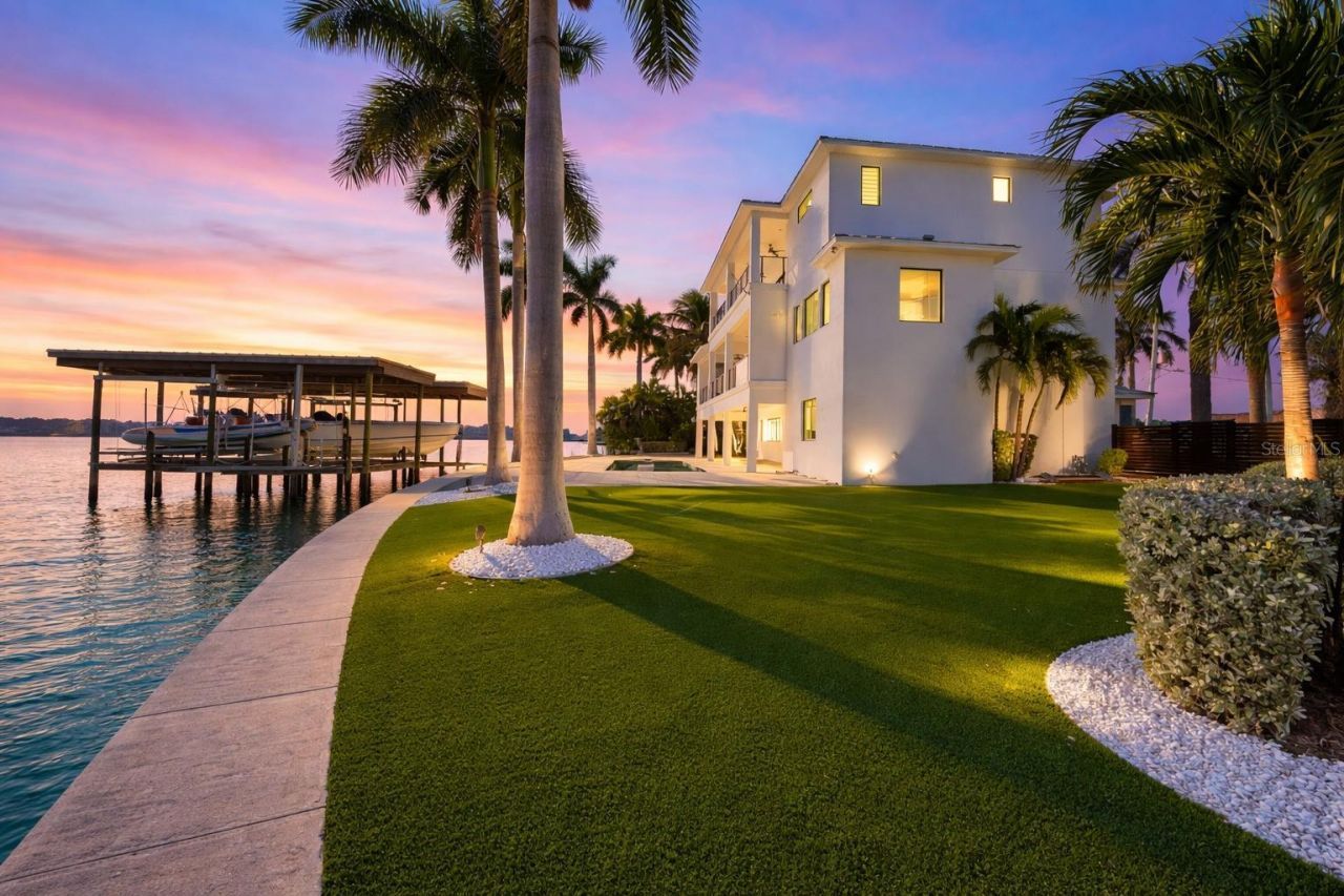 7801 9th Avenue S, Saint Petersburg, FL 33707 Photo