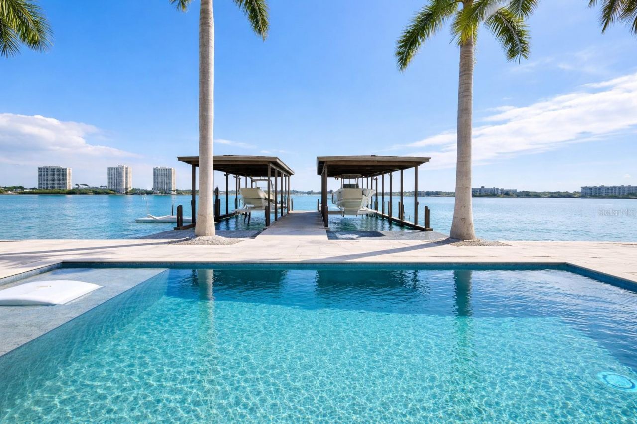 7801 9th Avenue S, Saint Petersburg, FL 33707 Photo