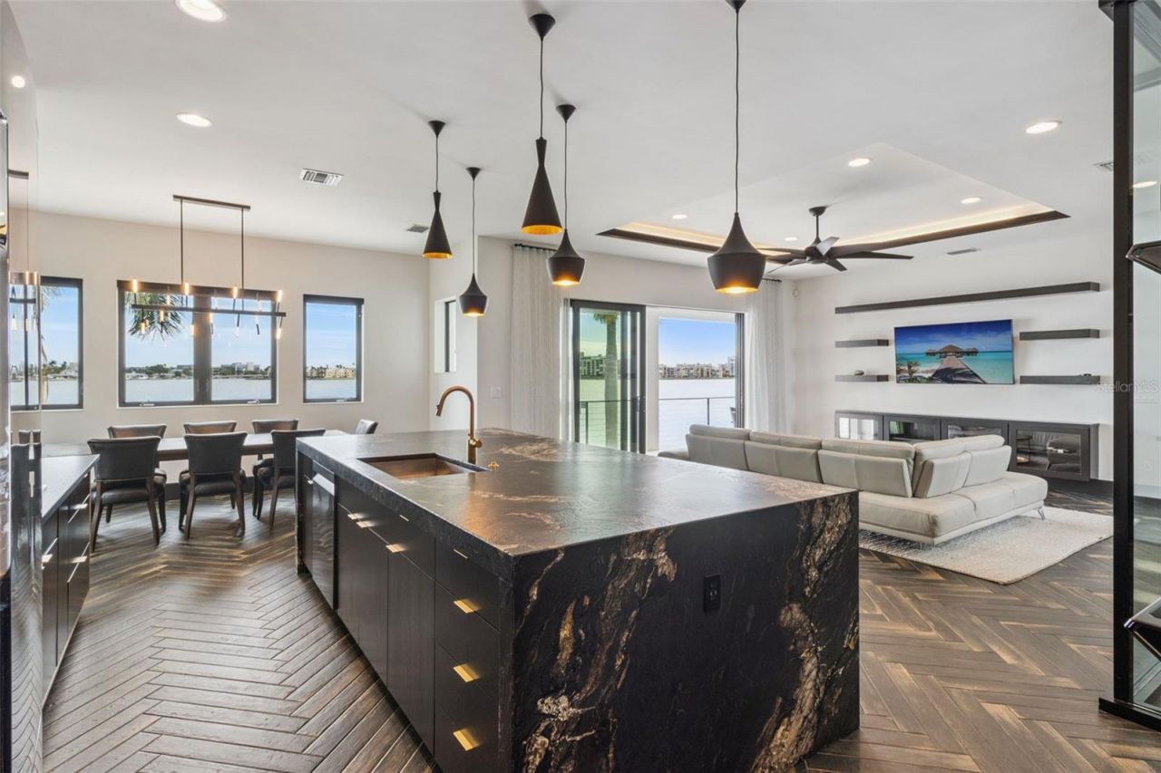 7801 9th Avenue S, Saint Petersburg, FL 33707 Photo