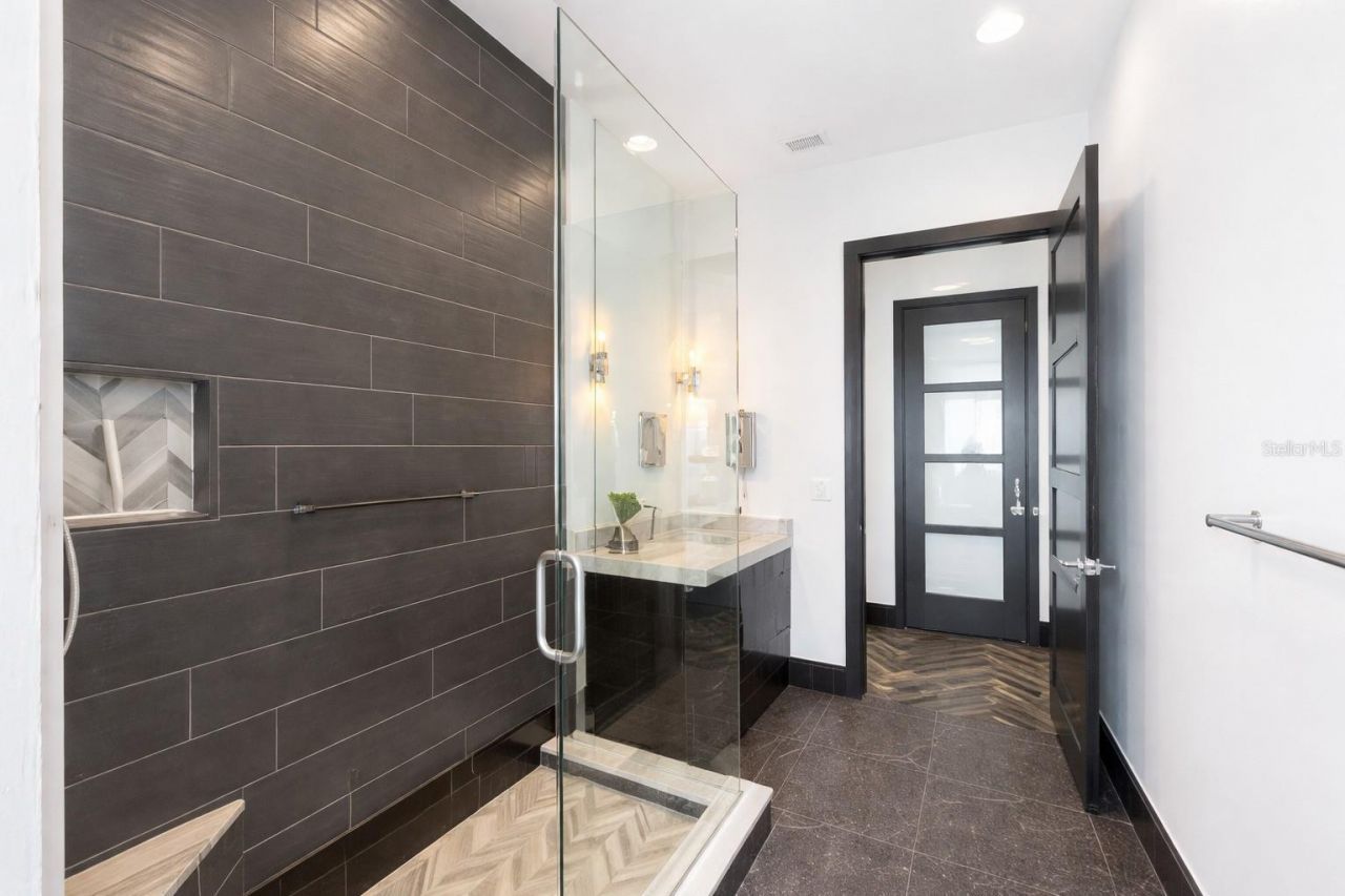 7801 9th Avenue S, Saint Petersburg, FL 33707 Photo