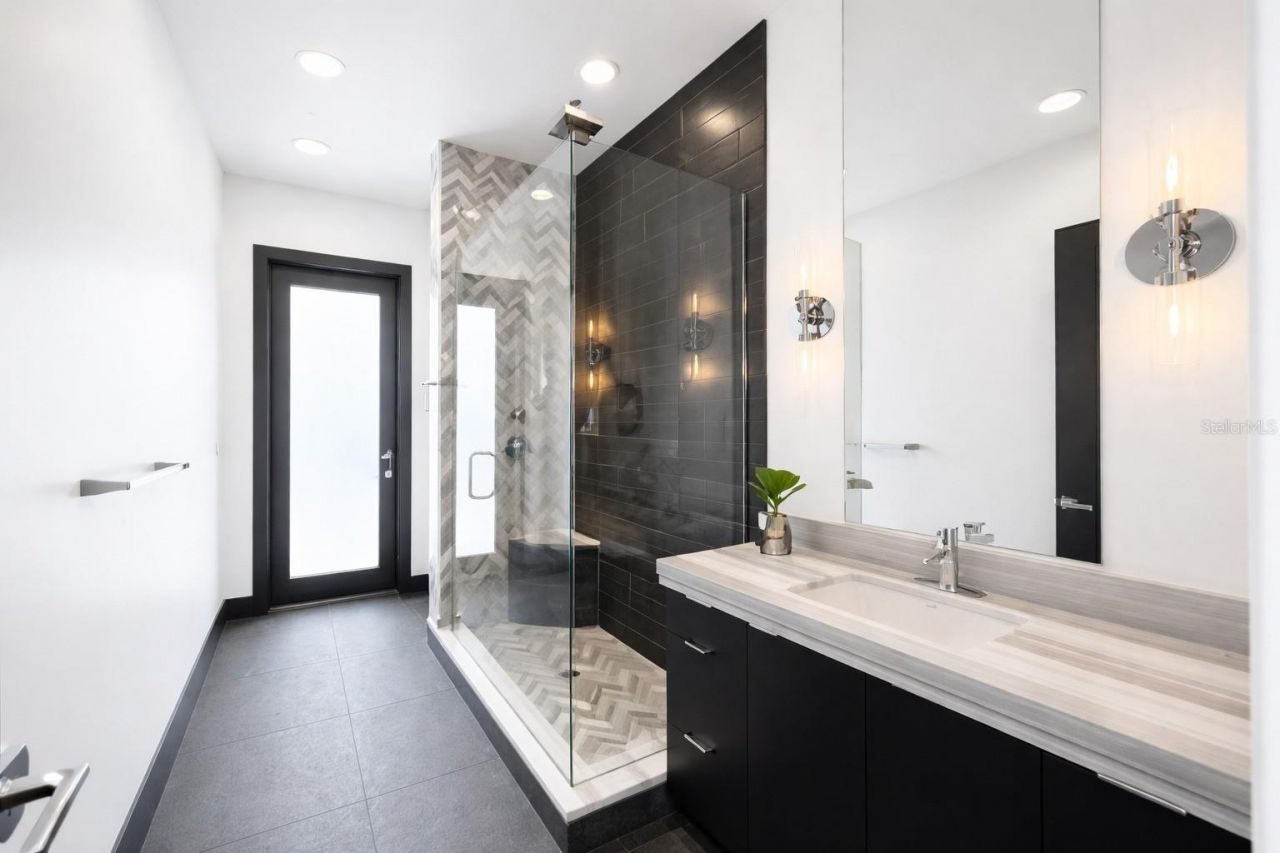 7801 9th Avenue S, Saint Petersburg, FL 33707 Photo