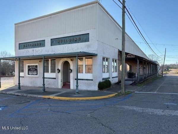 121 Front Street Street, Forest, MS 39074