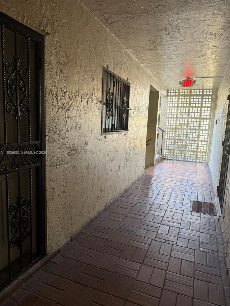 6070 W 18th Ave, Unit 202, Hialeah, FL 33012 Photo