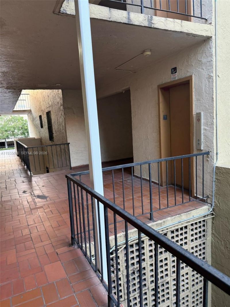 6070 W 18th Ave, Unit 202, Hialeah, FL 33012 Photo