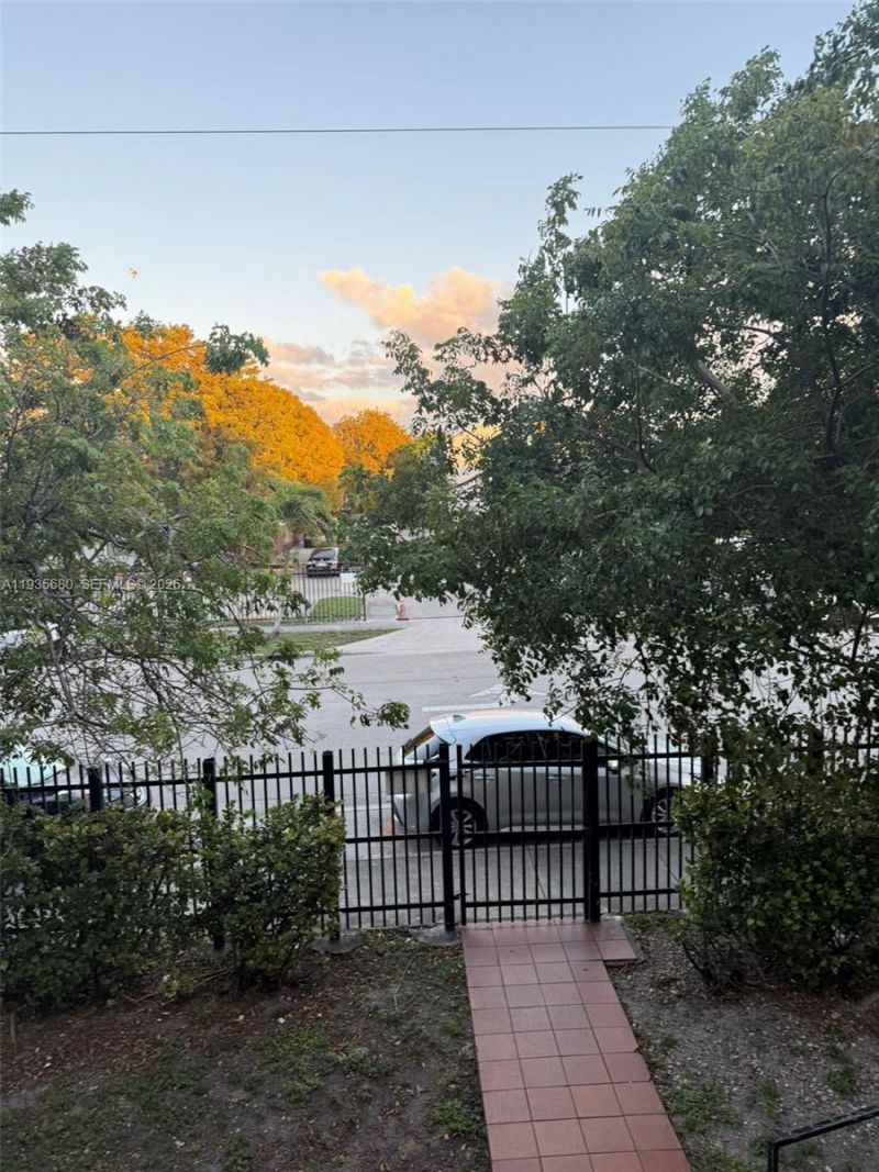 6070 W 18th Ave, Unit 202, Hialeah, FL 33012 Photo