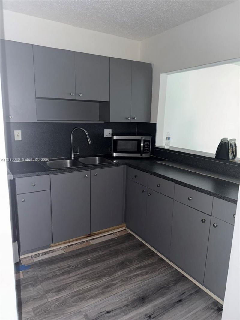 6070 W 18th Ave, Unit 202, Hialeah, FL 33012 Photo