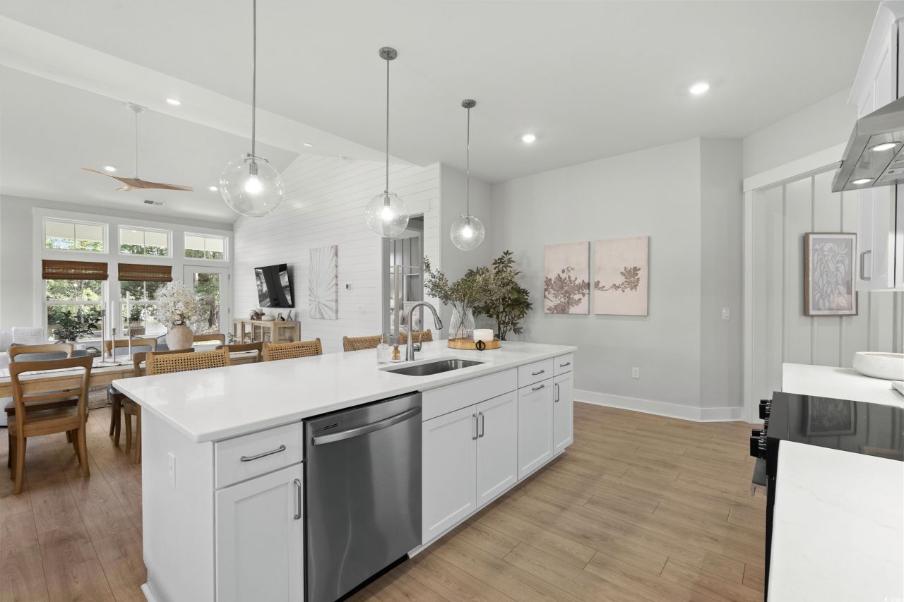 882 Foxtail Dr. Photo 11