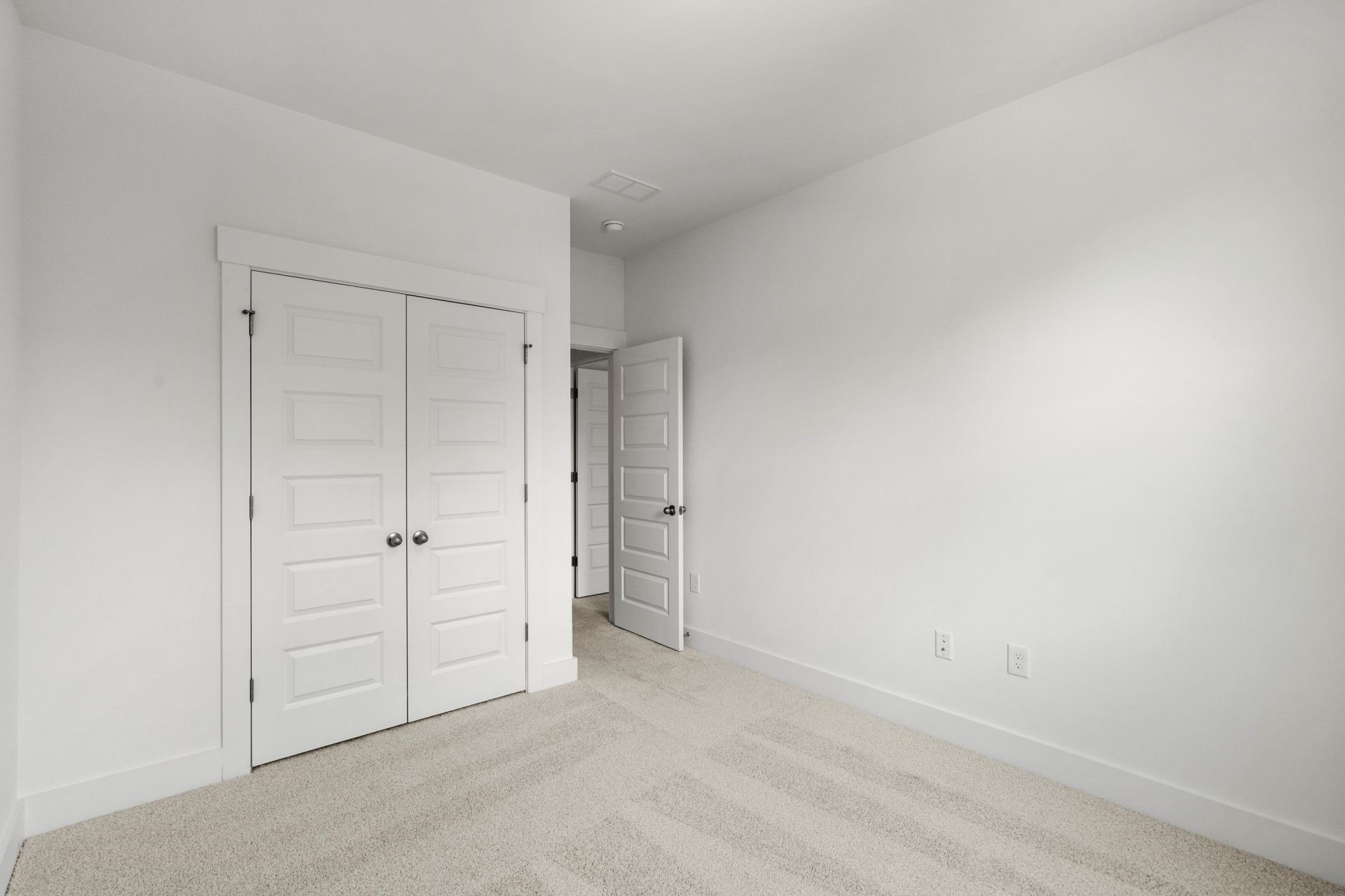 882 Foxtail Dr. Photo 35