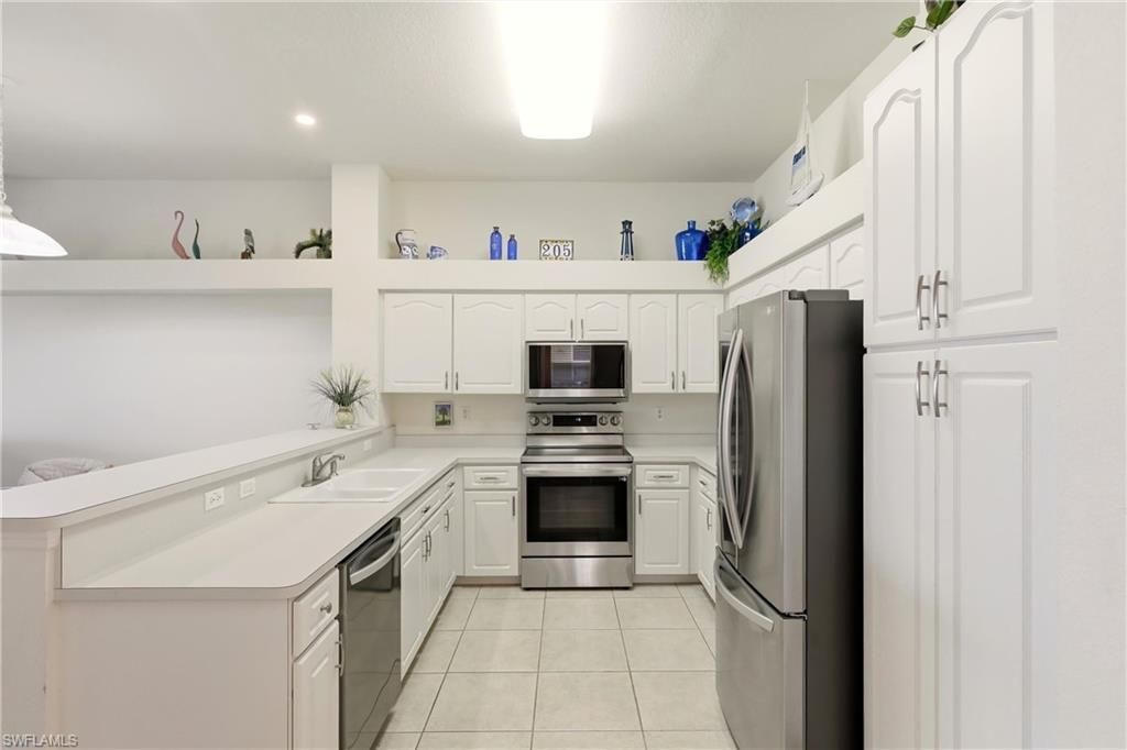 917 SW 47th Ter, Unit 205, Cape Coral, FL 33914 Photo