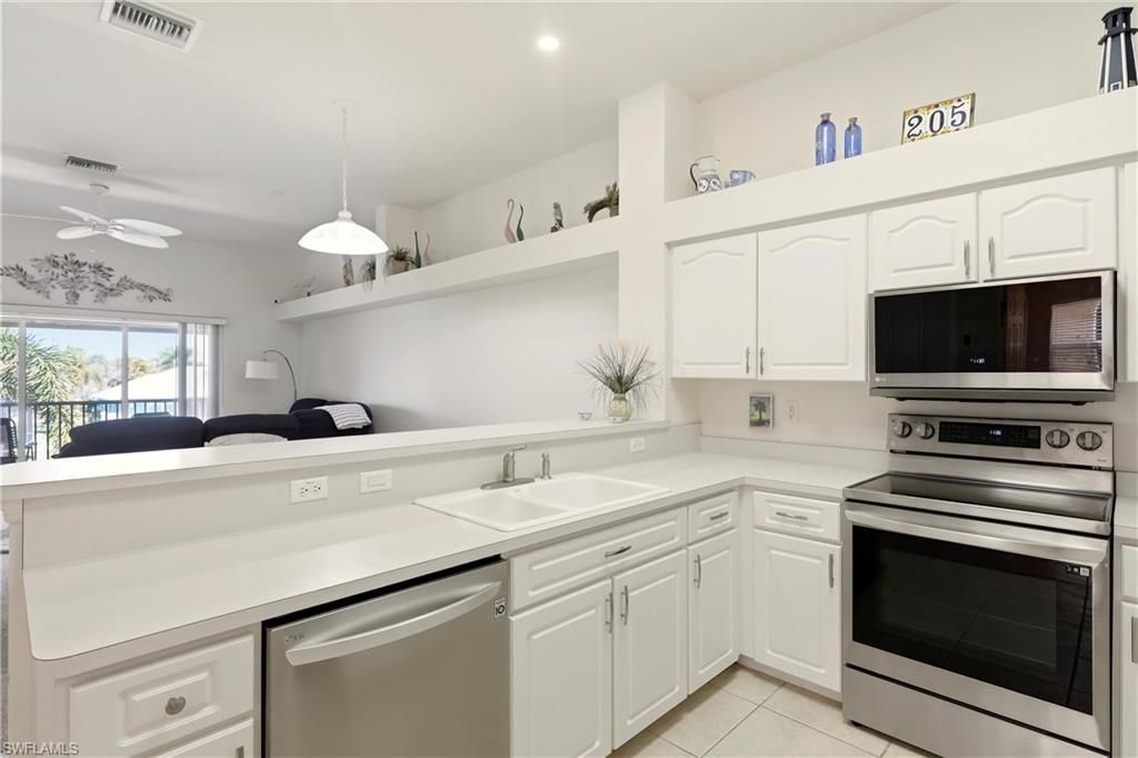 917 SW 47th Ter, Unit 205, Cape Coral, FL 33914 Photo