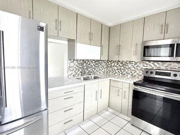 1601 NE 191st St, Unit B113, Miami, FL 33179