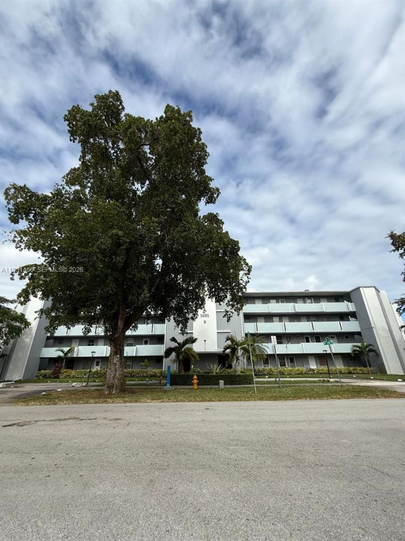 1601 NE 191st St, Unit B113, Miami, FL 33179 Photo