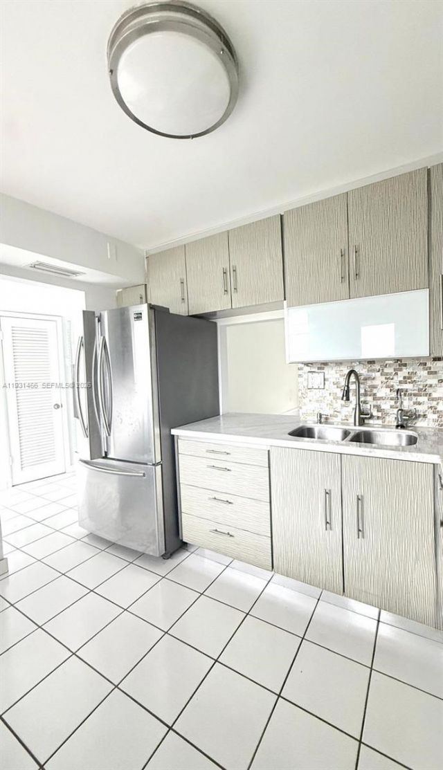 1601 NE 191st St, Unit B113, Miami, FL 33179 Photo