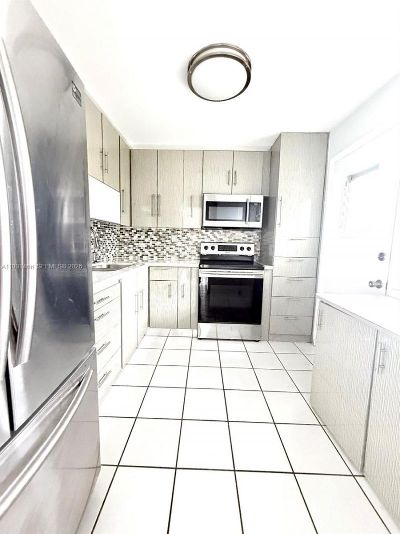 1601 NE 191st St, Unit B113, Miami, FL 33179 Photo