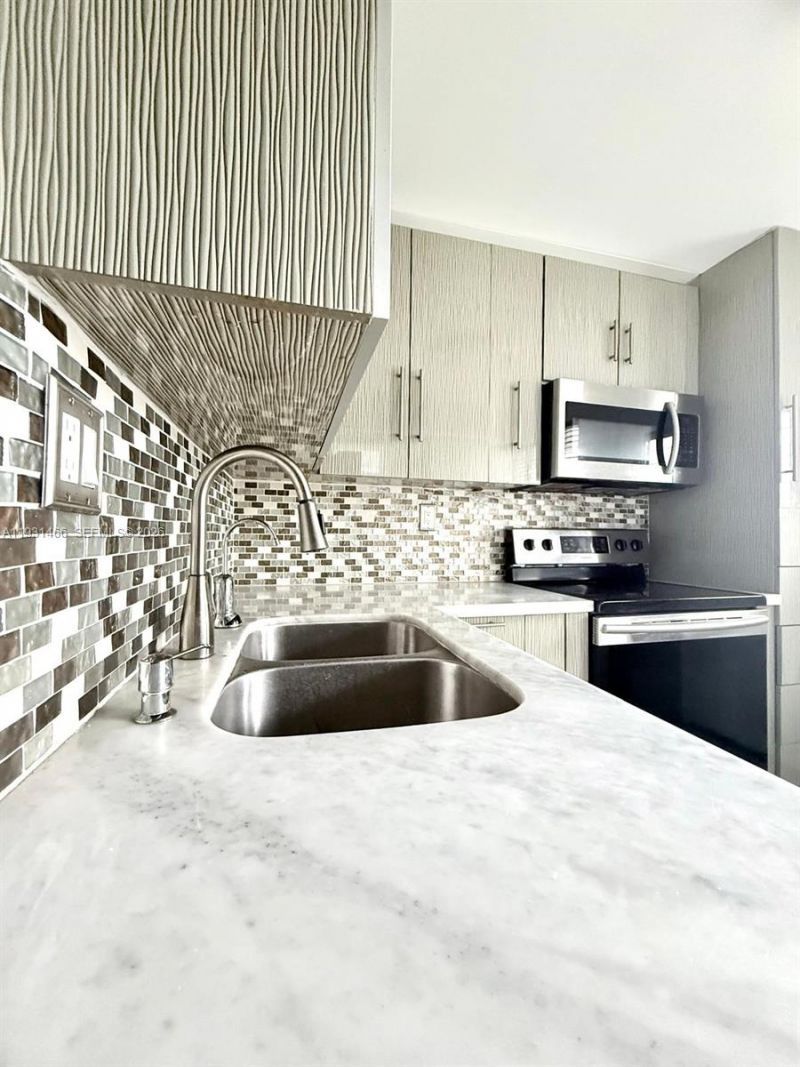 1601 NE 191st St, Unit B113, Miami, FL 33179 Photo