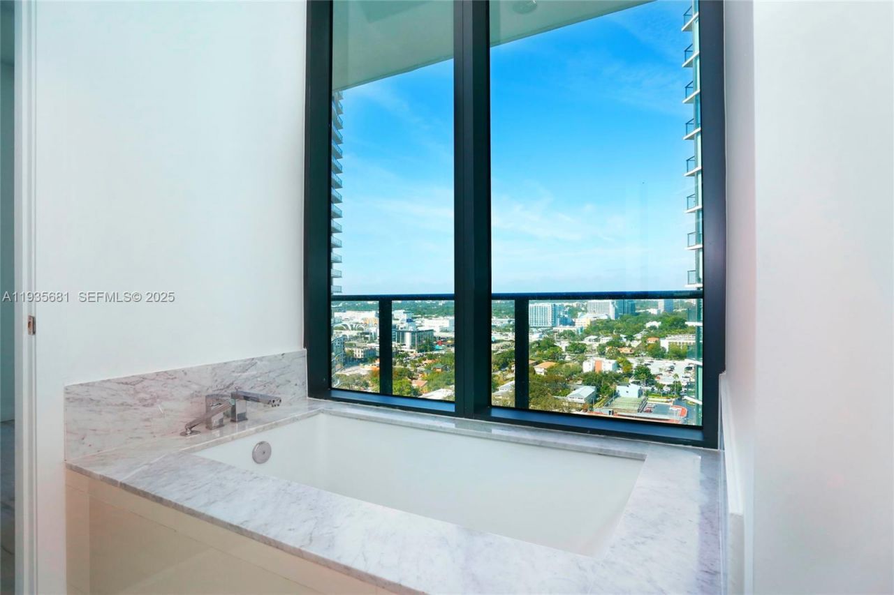 480 NE 31st St, Unit 2107, Miami, FL 33137 Photo