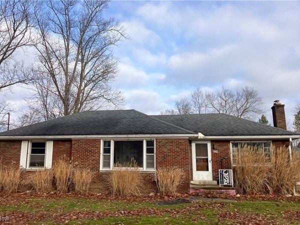 4234 Lake Road, Youngstown, OH 44511