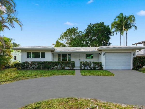 3497 NE 20th Ave, Oakland Park, FL 33306