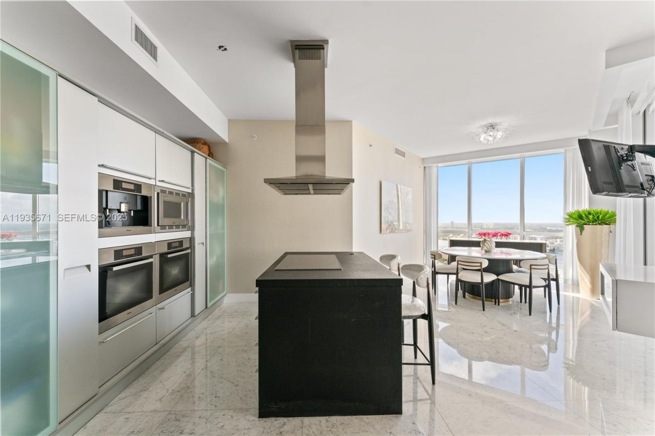 18201 Collins Ave, Unit 5001, Sunny Isles Beach, FL 33160 Photo