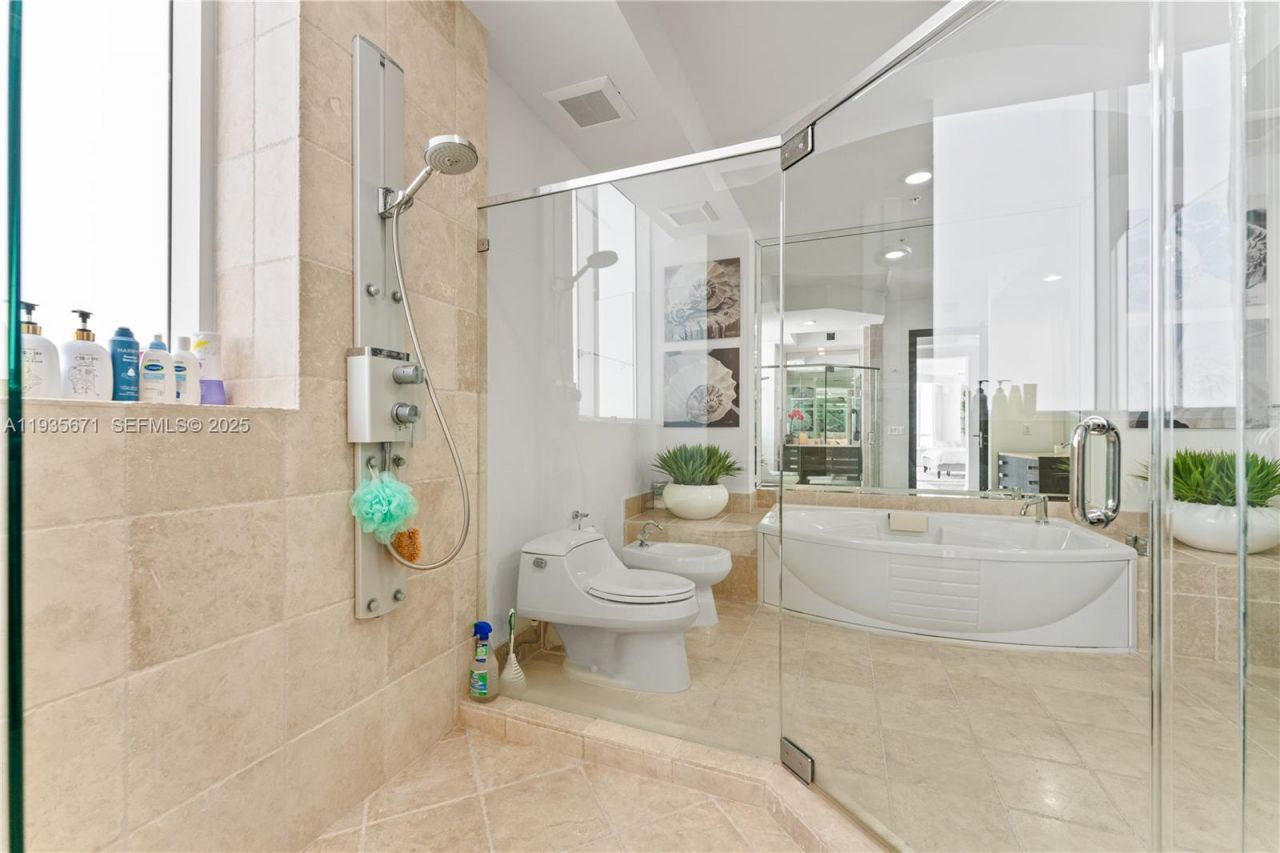 18201 Collins Ave, Unit 5001, Sunny Isles Beach, FL 33160 Photo