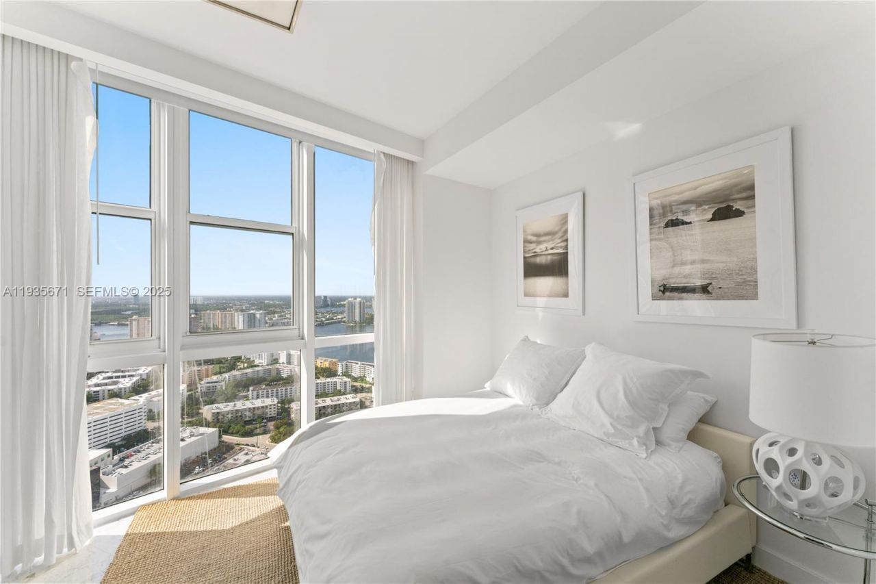 18201 Collins Ave, Unit 5001, Sunny Isles Beach, FL 33160 Photo