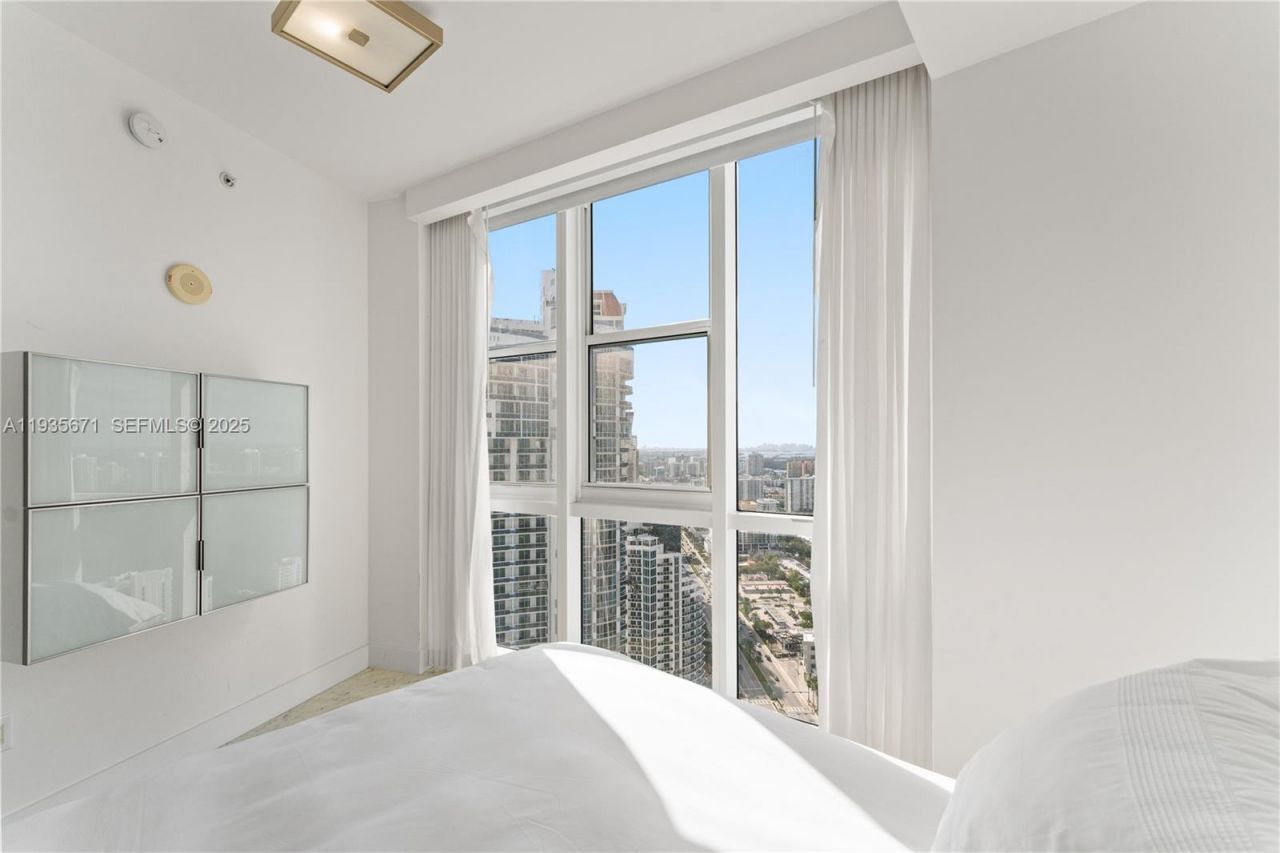 18201 Collins Ave, Unit 5001, Sunny Isles Beach, FL 33160 Photo