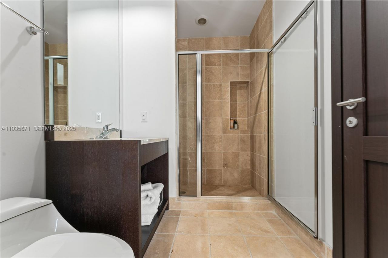 18201 Collins Ave, Unit 5001, Sunny Isles Beach, FL 33160 Photo