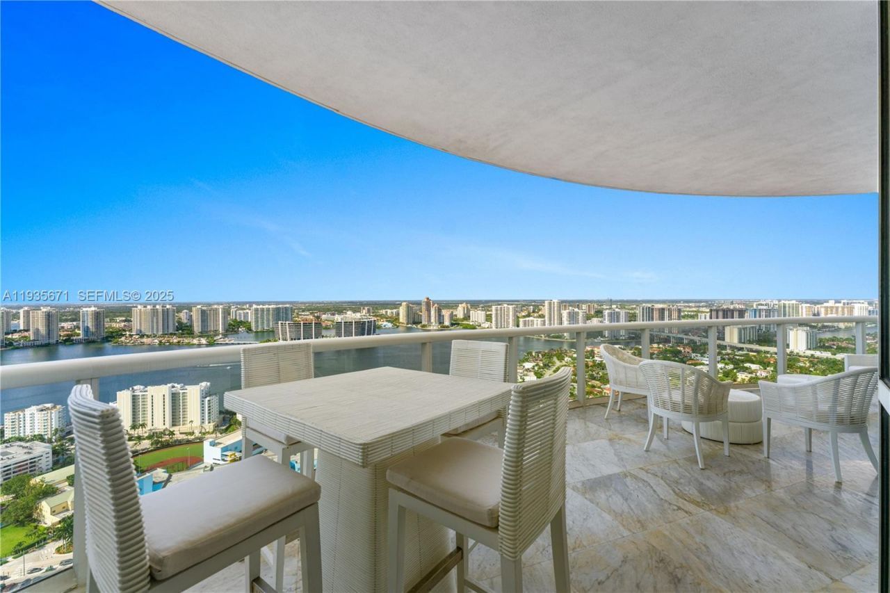 18201 Collins Ave, Unit 5001, Sunny Isles Beach, FL 33160 Photo