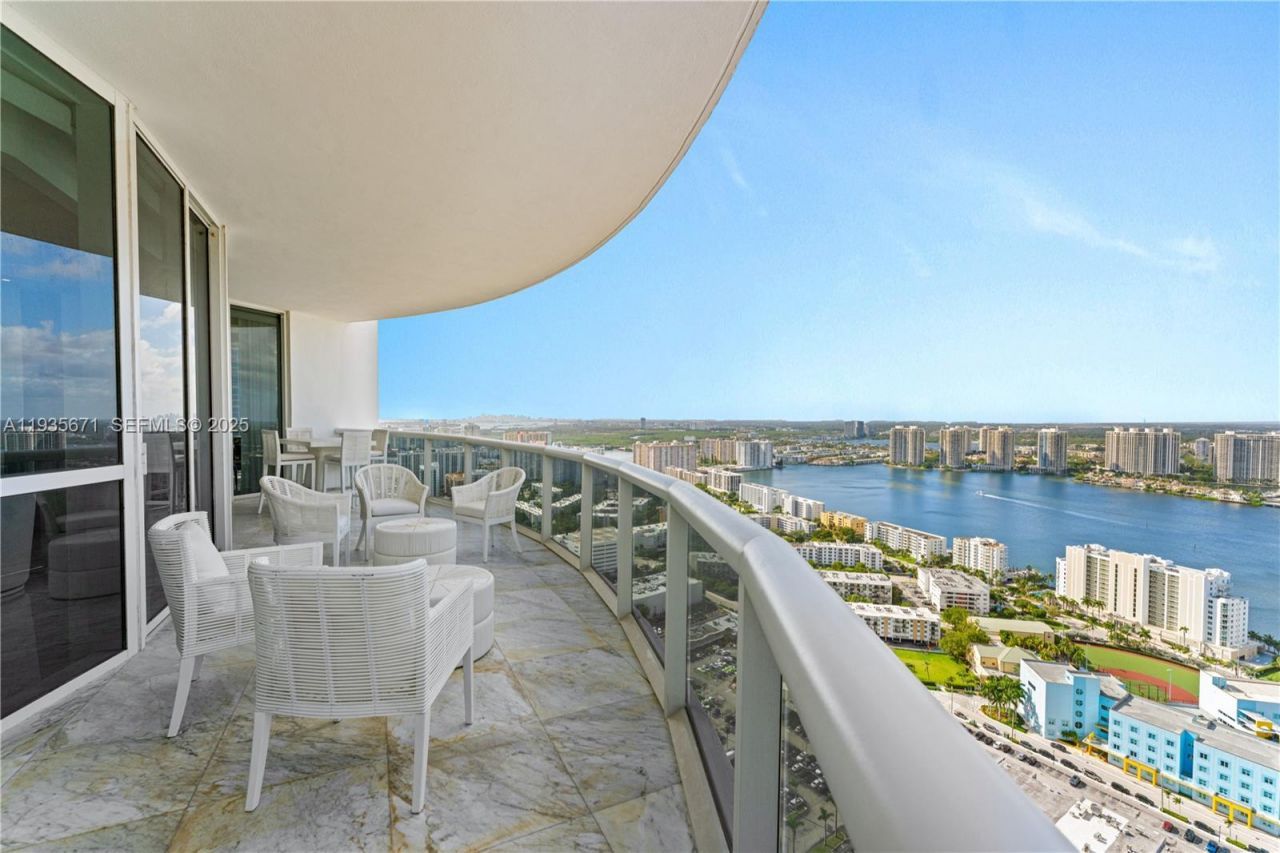 18201 Collins Ave, Unit 5001, Sunny Isles Beach, FL 33160 Photo