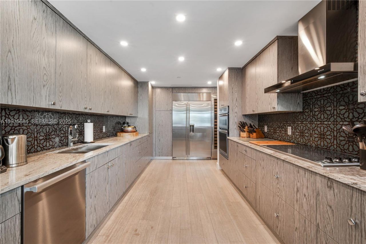 430 Grand Bay Dr , Unit 1204, Key Biscayne, FL 33149 Photo