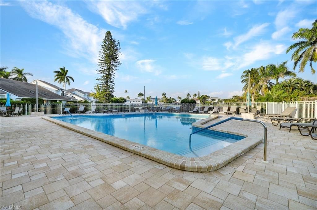 555 Park Shore Dr , Unit B503, Naples, FL 34103 Photo