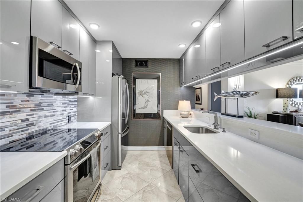 555 Park Shore Dr , Unit B503, Naples, FL 34103 Photo