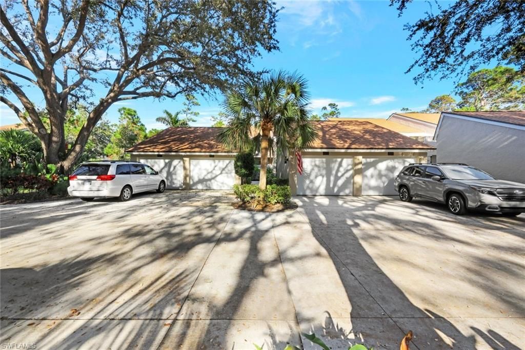 15400 Cedarwood Ln, Unit 1-201, Naples, FL 34110 Photo