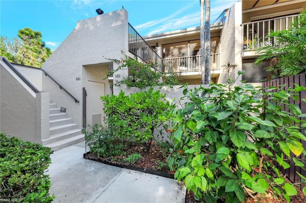 15400 Cedarwood Ln, Unit 1-201, Naples, FL 34110 Photo