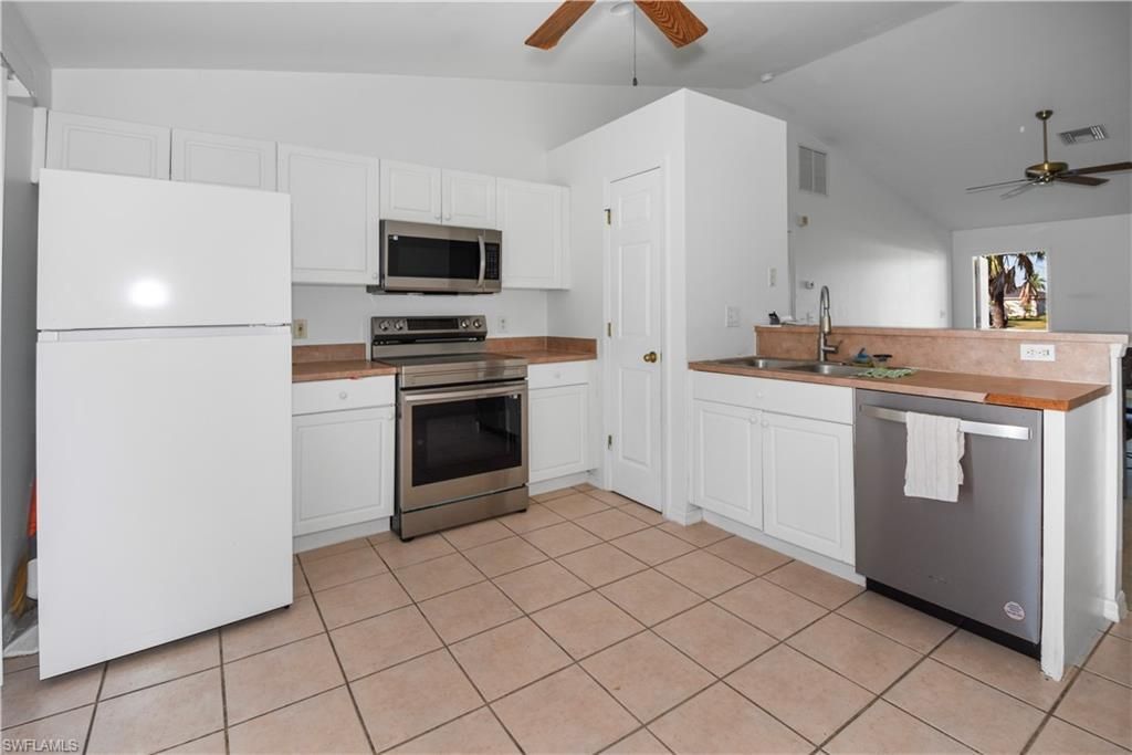 210 Mossrosse St, Fort Myers, FL 33913 Photo