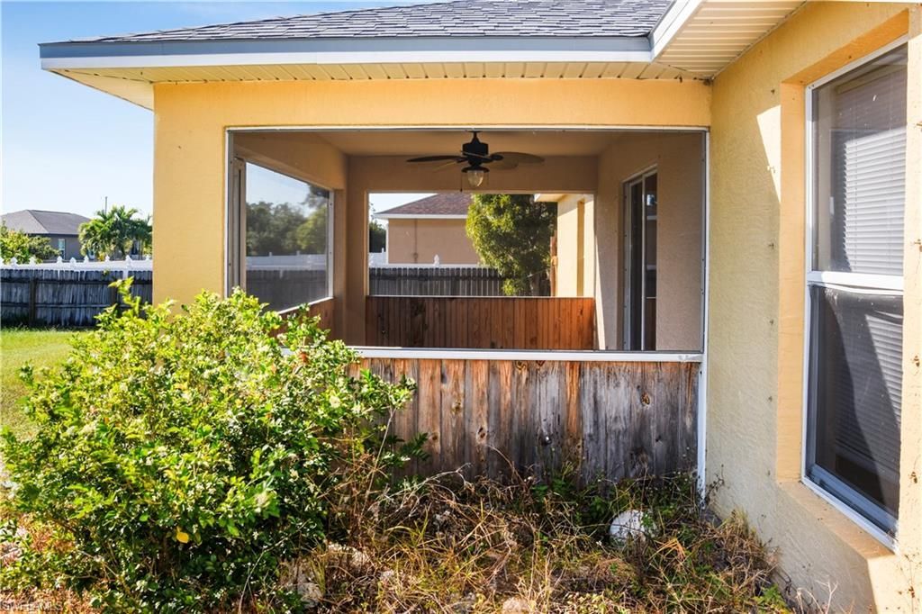 210 Mossrosse St, Fort Myers, FL 33913 Photo