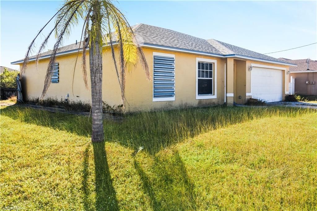 210 Mossrosse St, Fort Myers, FL 33913 Photo