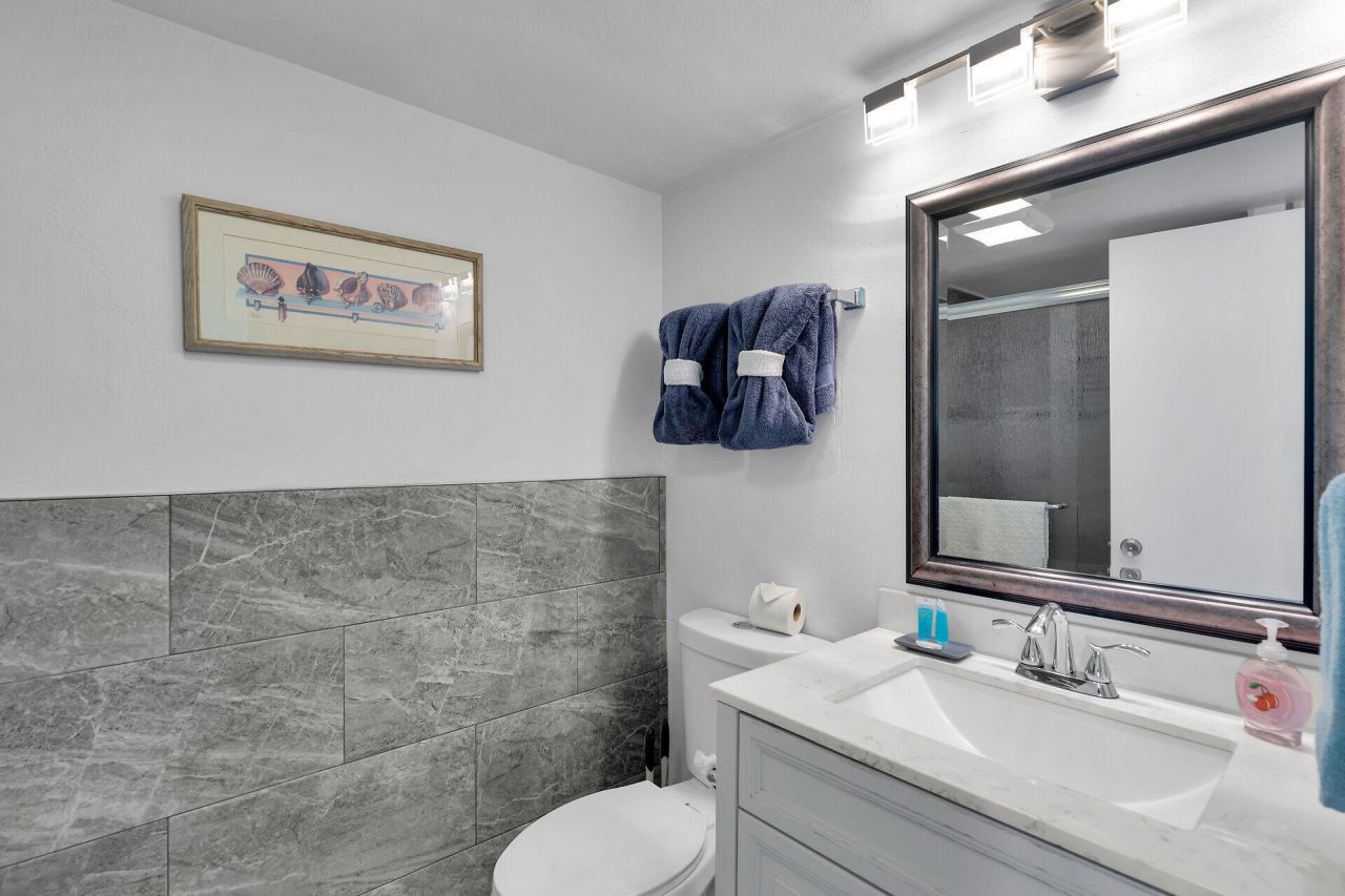 21 Sombrero Boulevard, Unit 407, Marathon, FL 33050 Photo