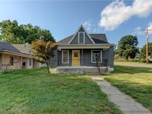 1403 Commercial Street, Atchison, KS 66002