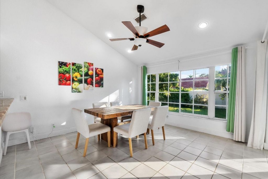 1043 Laguna Springs Drive, Weston, FL 33326 Photo