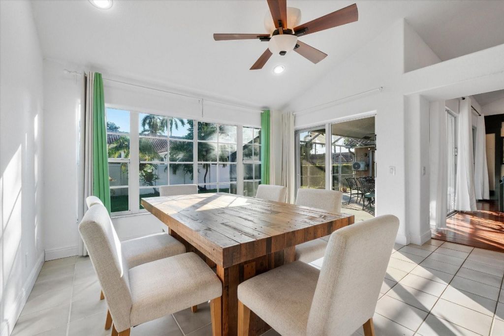 1043 Laguna Springs Drive, Weston, FL 33326 Photo